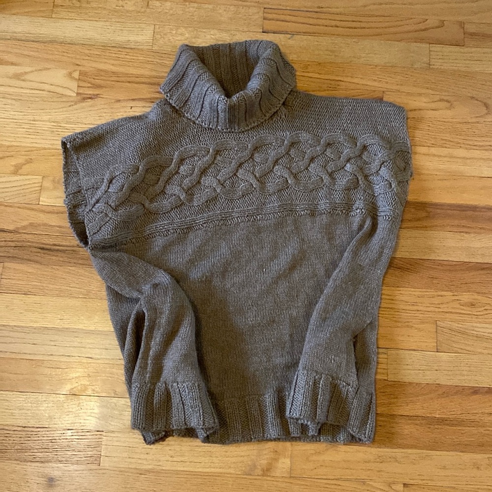 Theory Turtleneck Cableknit Beige Sweater With Pockets